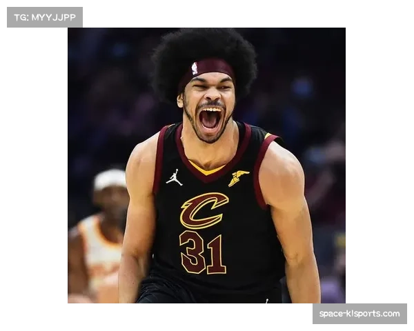 雷恩官方确认中场核心布里若伤停六周,球队“控球-渗透”体系遭遇重大考验 雷恩官方确认中场核心布里若伤停六周,球队“控球-渗透”体系遭遇重大考验